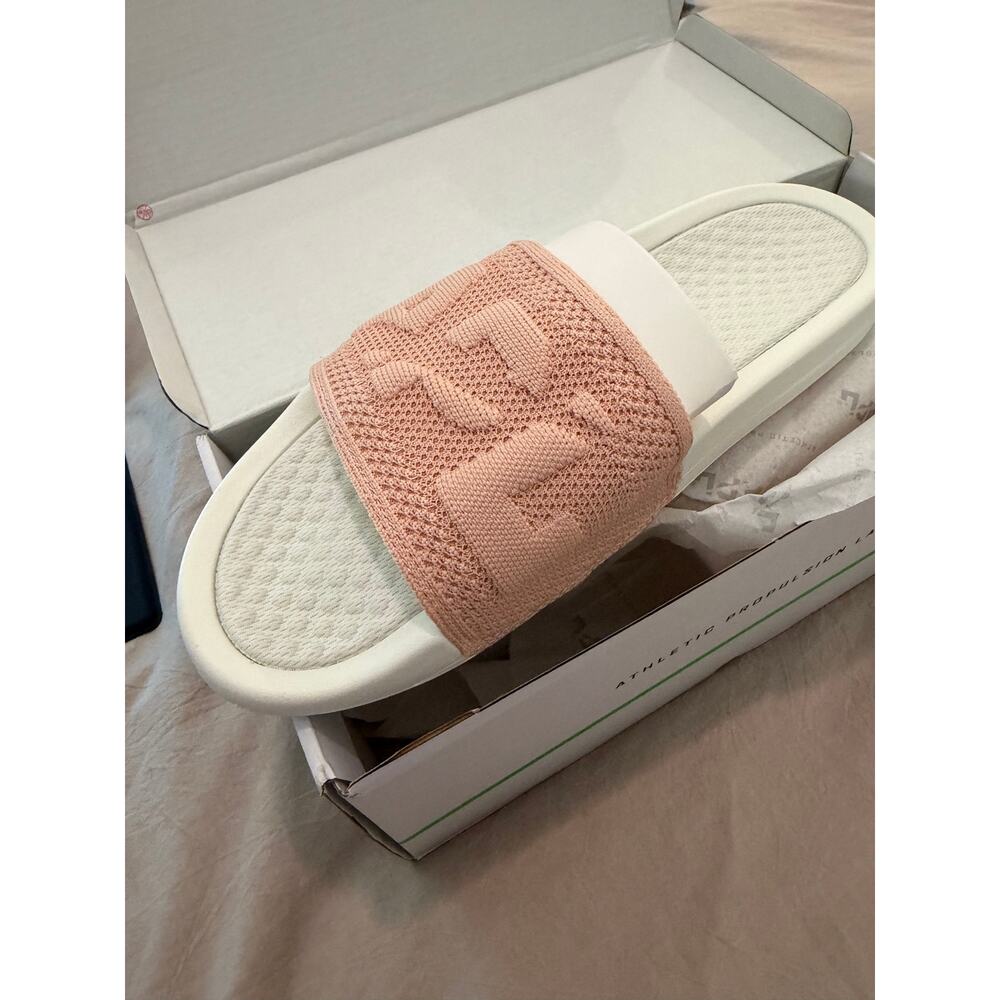 New Women’s APL Iconic ivory blush slides sandals techloom 11 - Picture 3 of 5